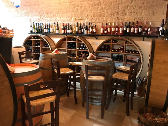 Trulli e Puglia Wine Bar,   Alberobello, ресторан Альберобелло, Альберобелло трулли в Италии, Альберобелло фото