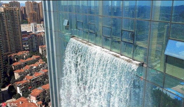 водопад в небоскребе, водопад на небоскребе в Китае, куда поехать на выходные в Китае, интересные места в Китае
