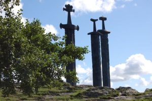 Памятник Мечи в камне (Sverd i fjell) в Норвегии