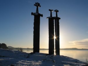 Памятник Мечи в камне (Sverd i fjell) в Норвегии