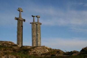 Памятник Мечи в камне (Sverd i fjell) в Норвегии