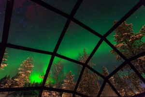 где посмотреть северное сияние, где посмотреть северное сияние в финляндии,где посмотреть северное сияние в лапландии, отель где посмотреть северное сияние, отель со стеклянными иглу, отель со стеклянными домиками