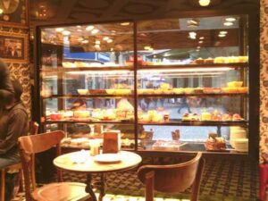 кафе Hafiz Mustafa 1864, адрес кафе и кондитерской Хафиз Мустафа 1864 в Стамбуле, где продают самые вкусные турецкие сладости в Стамбуле, как купить сладости Хафиз Мустафа 1864, Где Хафиз Мустафа 1864 в Стамбуле Х