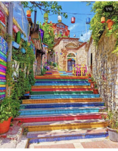 Инстаграмные места Стамбула, радужная лестница в Стамбуле, цветная лестница в Стамбуле