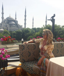 ресторан в Стамбуле на крыше с чайками, видовый ресторан в Стамбуле Seven Hills