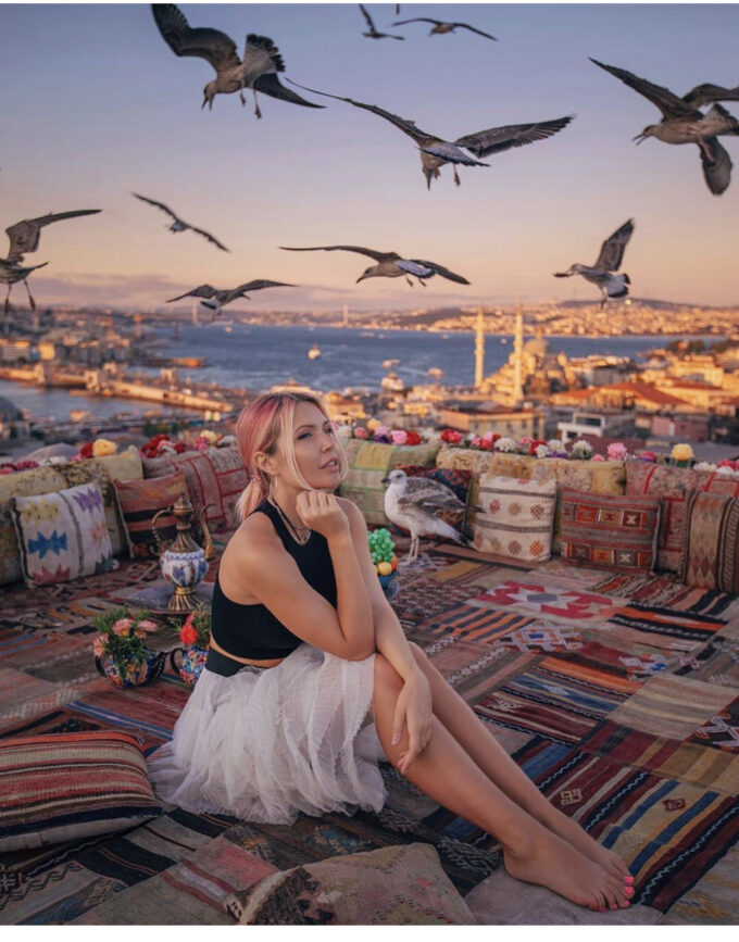 Крыша Тахт в Стамбуле — известное место для фото с чайками