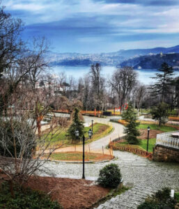 парк Эмирган в Стамбуле, парк Эмирган Стамбул, парк Эмирган Стамбул фестиваль тюльпанов, парк Эмирган Стамбул как добраться, парк Эмирган Стамбул фото