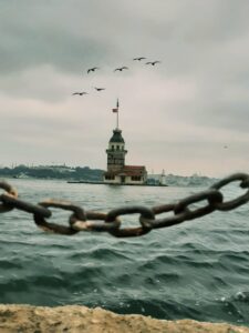 девичья башня стамбул, девичья башня в стамбуле, история девичьей башни в стамбуле, девичья башня стамбул легенды, девичья башня в стамбуле фото, девичья башня стамбул ресторан, девичья башня стамбул почему так называется, девичья башня стамбул внутри, девичья башня в стамбуле как добраться, девичья башня стамбул адрес, девичья башня стамбул на карте,девичья башня стамбул на карте, Леандрова Башня, смотровая площадка девичьей башни в стамбуле, кыз кулеси в стамбул