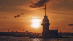 девичья башня стамбул, девичья башня в стамбуле, история девичьей башни в стамбуле, девичья башня стамбул легенды, девичья башня в стамбуле фото, девичья башня стамбул ресторан, девичья башня стамбул почему так называется, девичья башня стамбул внутри, девичья башня в стамбуле как добраться, девичья башня стамбул адрес, девичья башня стамбул на карте,девичья башня стамбул на карте, Леандрова Башня, смотровая площадка девичьей башни в стамбуле, кыз кулеси в стамбул