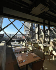 рестораны эйфелевой башни, рестораны на эйфелевой башне в париже, ресторан на эйфелевой башне на каком этаже, рестораны в эйфелевой башне, ресторан в эйфелевой башне Мадам Брассери, Мадам Брассери, в эйфелевой башне есть ресторан, сколько ресторанов в эйфелевой башне