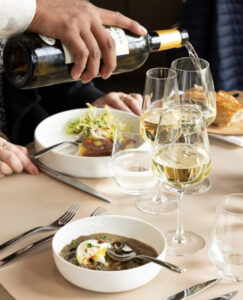 рестораны эйфелевой башни, рестораны на эйфелевой башне в париже, ресторан на эйфелевой башне на каком этаже, рестораны в эйфелевой башне, ресторан в эйфелевой башне Мадам Брассери, Мадам Брассери, в эйфелевой башне есть ресторан, сколько ресторанов в эйфелевой башне