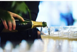 рестораны эйфелевой башни, рестораны на эйфелевой башне в париже, ресторан на эйфелевой башне на каком этаже, рестораны в эйфелевой башне, ресторан в эйфелевой башне Мадам Брассери, Мадам Брассери, в эйфелевой башне есть ресторан, сколько ресторанов в эйфелевой башне